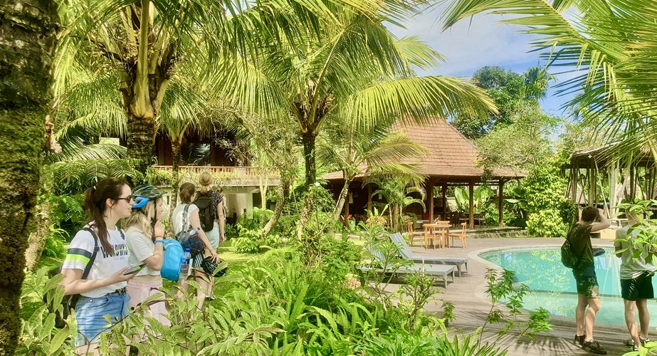 Fietstocht door rijstvelden Bali